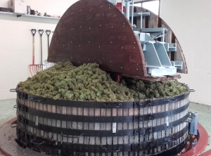 Champagne Jacques SONNETTE - Notre pressoir traditionnel